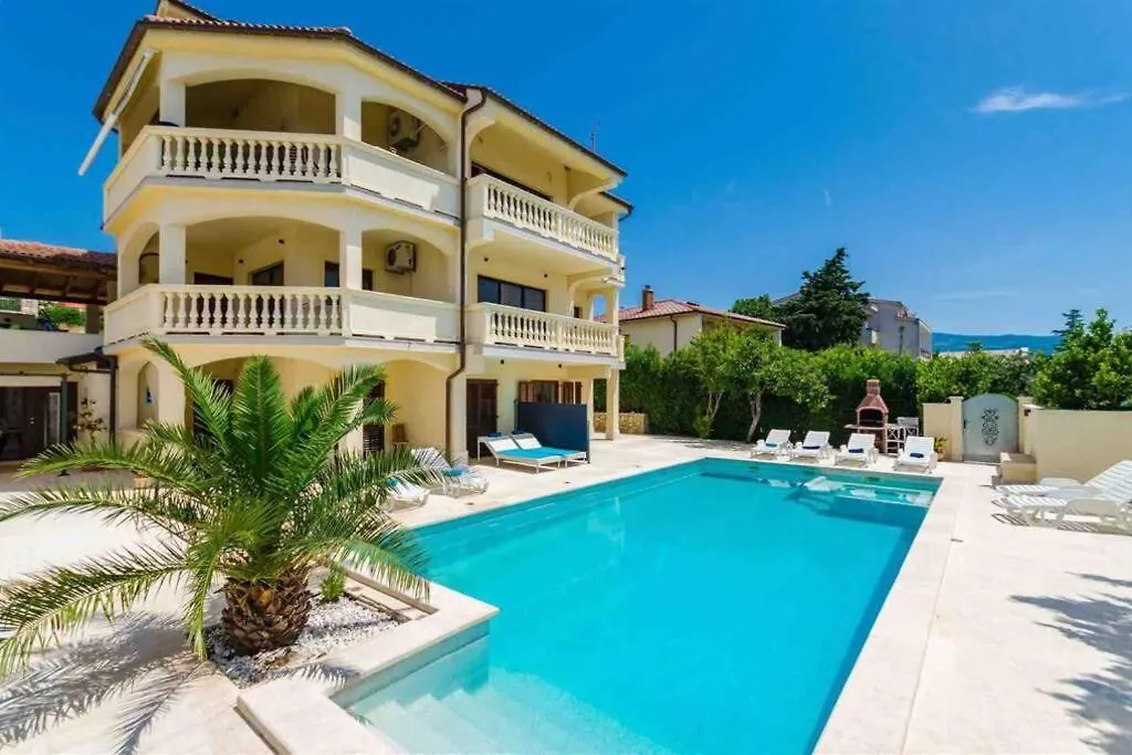 Villa Stanic With Pool Novi Vinodolski